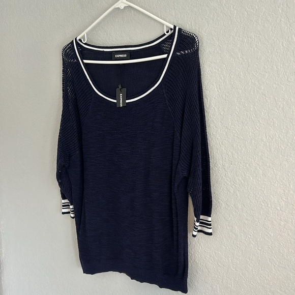 Netted sleeve light weight top - Picture 2 of 7